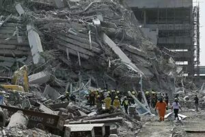 edificio distrutto in Birmania