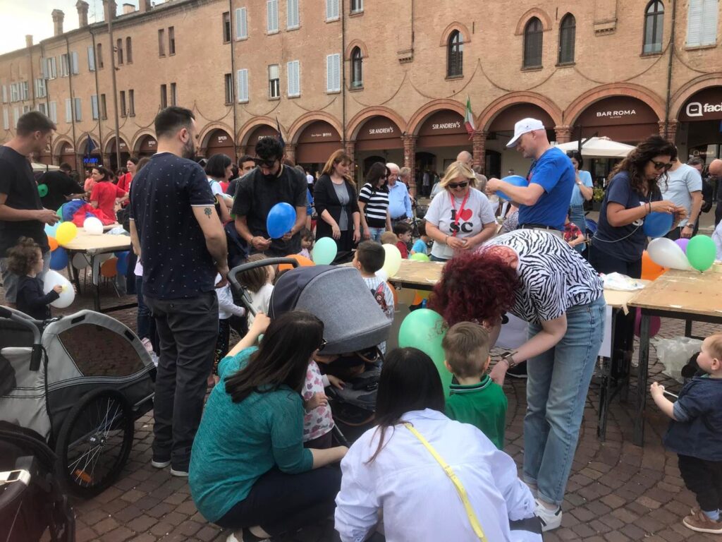 immagine della festa in piazza